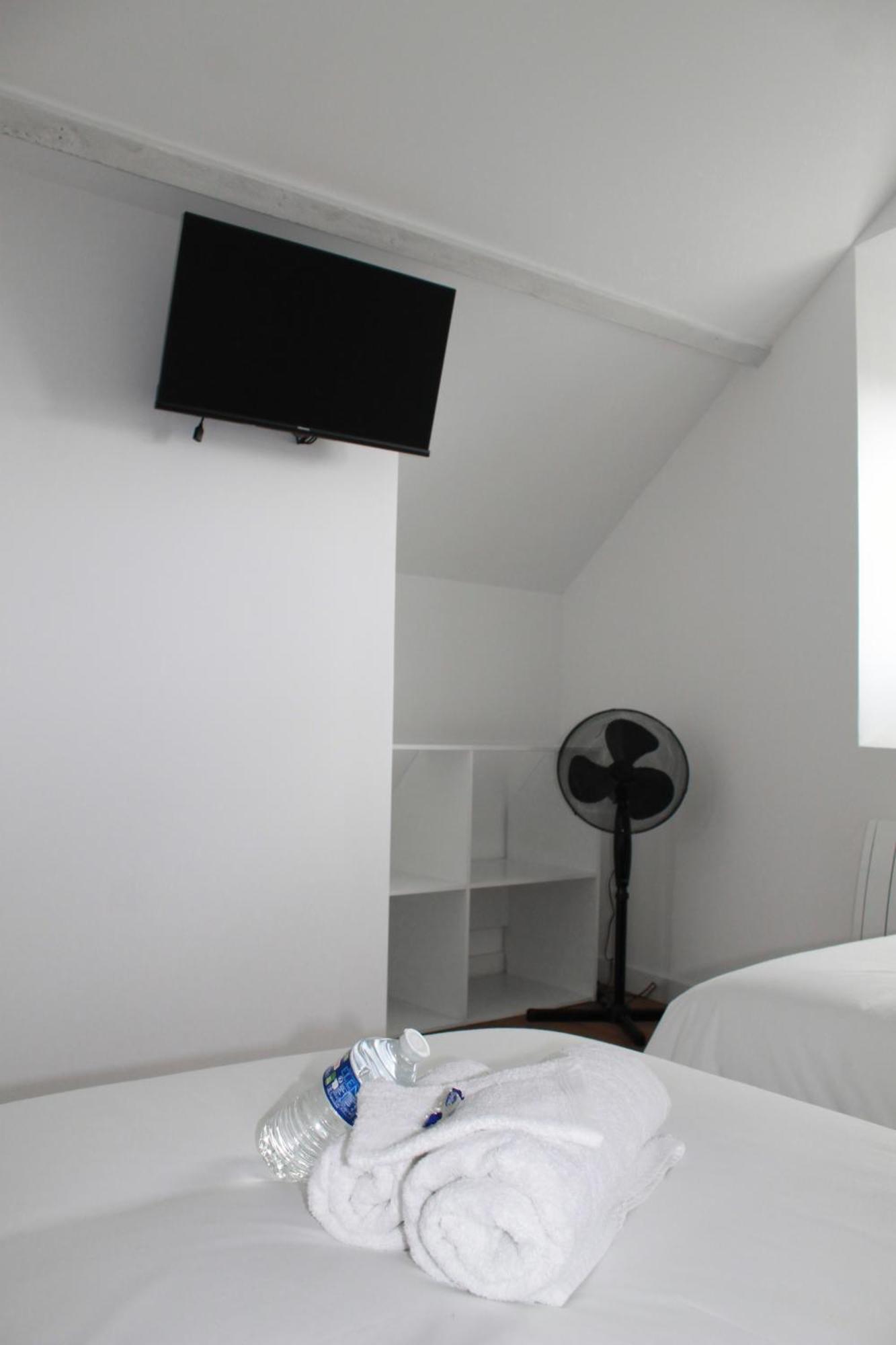 L'Equinoxe - Parking Prive - Zapart'Hotels Malesherbes Extérieur photo